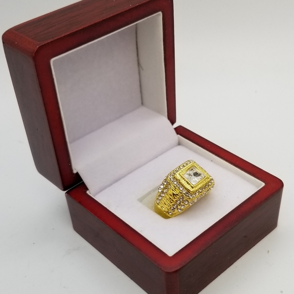 Mans ring - Picture 2 of 3